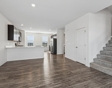 511 Cimmaron Circle - Photo Thumbnail 5