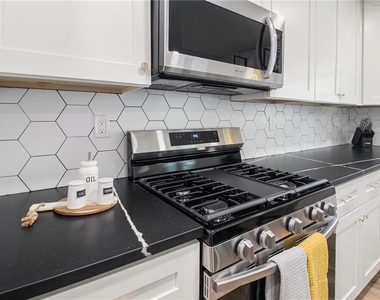 220 Birch Street - Photo Thumbnail 5
