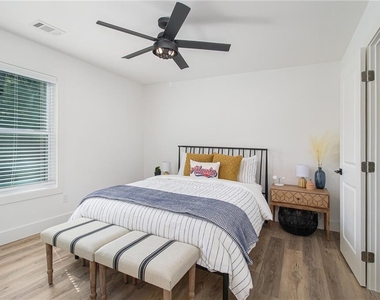 220 Birch Street - Photo Thumbnail 15
