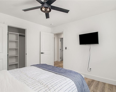 220 Birch Street - Photo Thumbnail 16