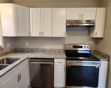 1285 S Lea Court Se - Photo Thumbnail 6