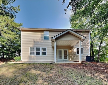 231 Waterbury Way - Photo Thumbnail 16