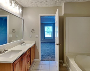 231 Waterbury Way - Photo Thumbnail 9