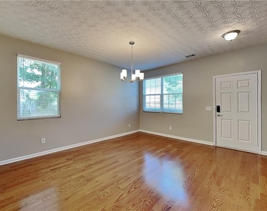 231 Waterbury Way - Photo Thumbnail 2