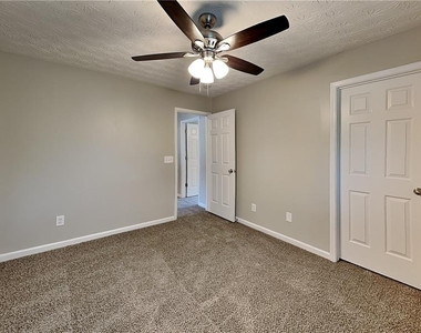 231 Waterbury Way - Photo Thumbnail 12