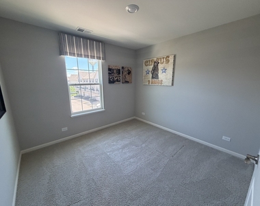 1607 Carlstedt Drive - Photo Thumbnail 8