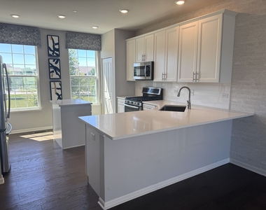 1607 Carlstedt Drive - Photo Thumbnail 2