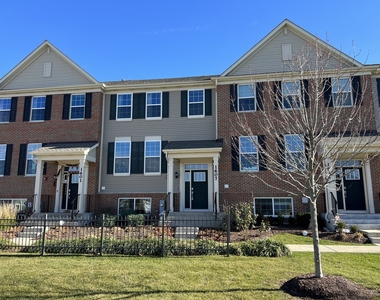 1607 Carlstedt Drive - Photo Thumbnail 13
