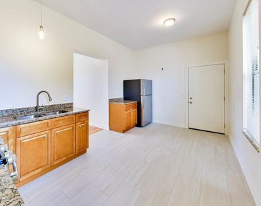 3201 S Normal Avenue - Photo Thumbnail 6