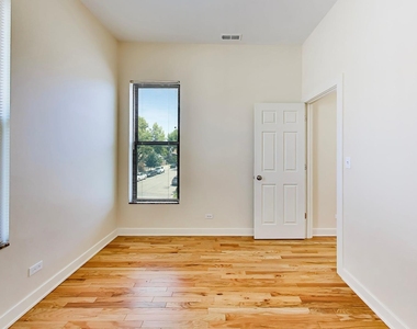 3201 S Normal Avenue - Photo Thumbnail 9