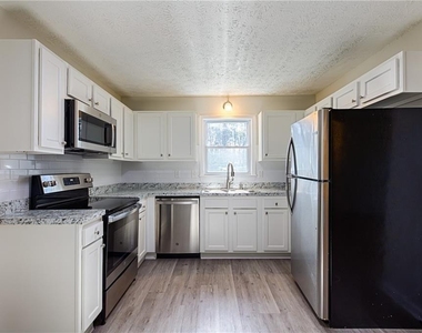4283 E Paulding Drive - Photo Thumbnail 2