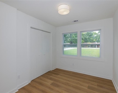 3026 Brook Drive - Photo Thumbnail 18