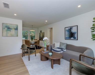 3026 Brook Drive - Photo Thumbnail 4