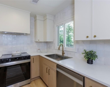 3026 Brook Drive - Photo Thumbnail 12