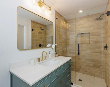 3026 Brook Drive - Photo Thumbnail 17