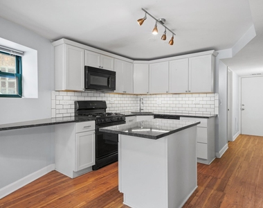 2642 N Sacramento Avenue - Photo Thumbnail 1