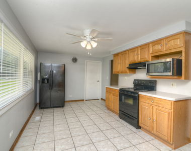 930 Sharon Lane - Photo Thumbnail 13