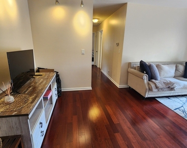 220 Hawthorne Court - Photo Thumbnail 6