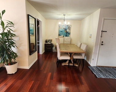 220 Hawthorne Court - Photo Thumbnail 9