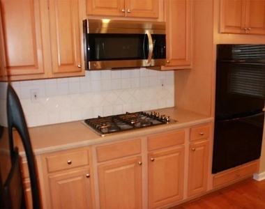 12442 Waterside Drive - Photo Thumbnail 4