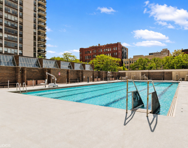 1355 N Sandburg Terrace - Photo Thumbnail 12
