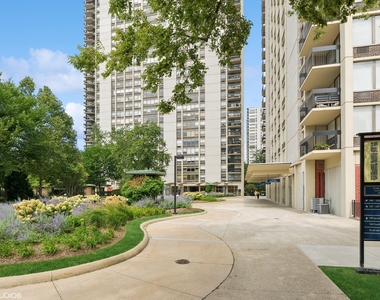 1355 N Sandburg Terrace - Photo Thumbnail 13
