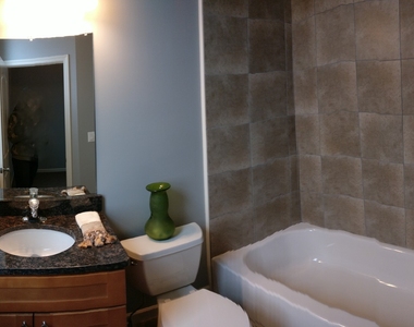 6342 S Ingleside Avenue - Photo Thumbnail 8