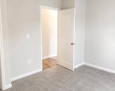701 Bryson Lake Circle - Photo Thumbnail 6