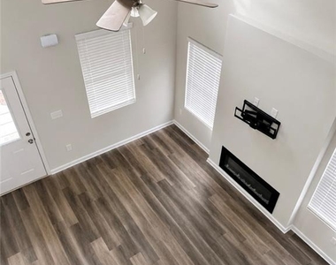 701 Bryson Lake Circle - Photo Thumbnail 2
