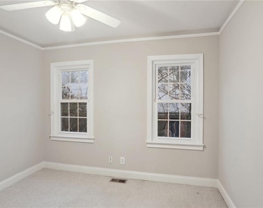 99 Bates Avenue Ne - Photo Thumbnail 10