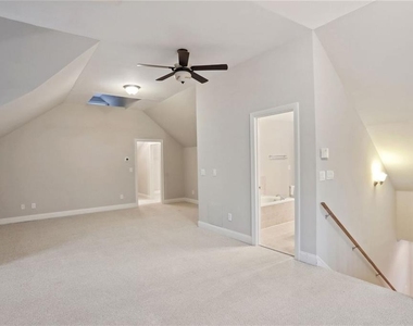 99 Bates Avenue Ne - Photo Thumbnail 19