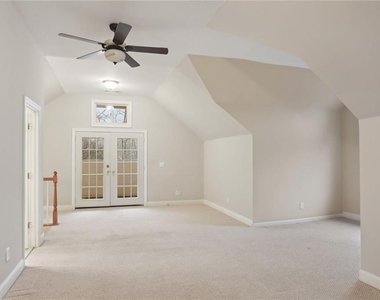 99 Bates Avenue Ne - Photo Thumbnail 20