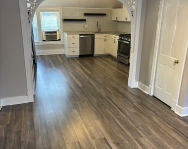 1023 Dean Street - Photo Thumbnail 4