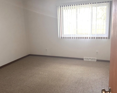 313 South Avenue - Photo Thumbnail 4