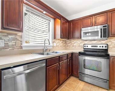 46 Mount Vernon Circle - Photo Thumbnail 13