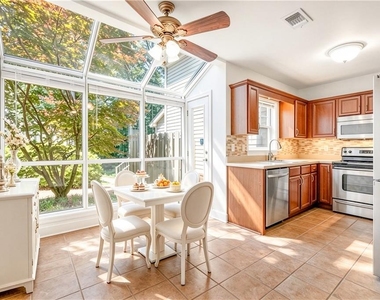 46 Mount Vernon Circle - Photo Thumbnail 9