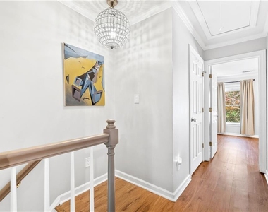 46 Mount Vernon Circle - Photo Thumbnail 16