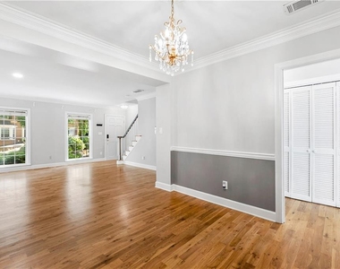 46 Mount Vernon Circle - Photo Thumbnail 8