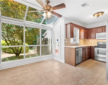 46 Mount Vernon Circle - Photo Thumbnail 10