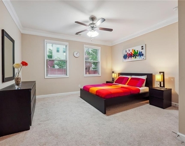 4305 Holton Avenue - Photo Thumbnail 15