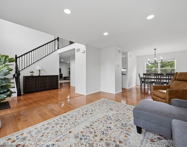 6816 Twin Falls Drive - Photo Thumbnail 4