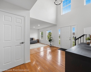 6816 Twin Falls Drive - Photo Thumbnail 2