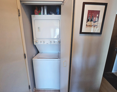 600 N Kingsbury Street - Photo Thumbnail 7