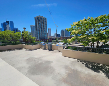 600 N Kingsbury Street - Photo Thumbnail 13