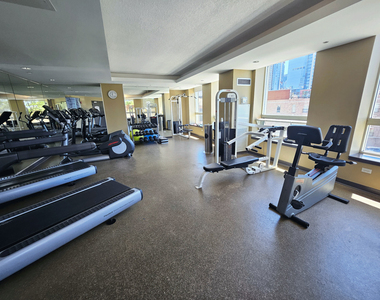 600 N Kingsbury Street - Photo Thumbnail 12