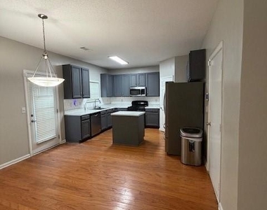 7098 Cavender Drive Sw - Photo Thumbnail 7