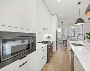 4246 W Belmont Avenue - Photo Thumbnail 5