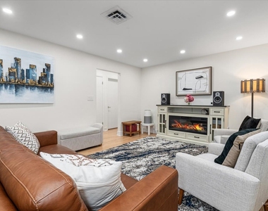 3521 Forest Avenue - Photo Thumbnail 6