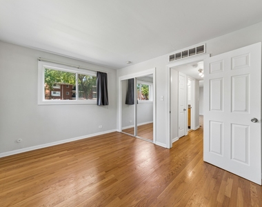 10111 Old Orchard Court - Photo Thumbnail 7