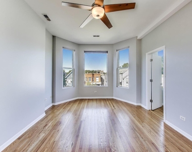 2733 N Mozart Street - Photo Thumbnail 1